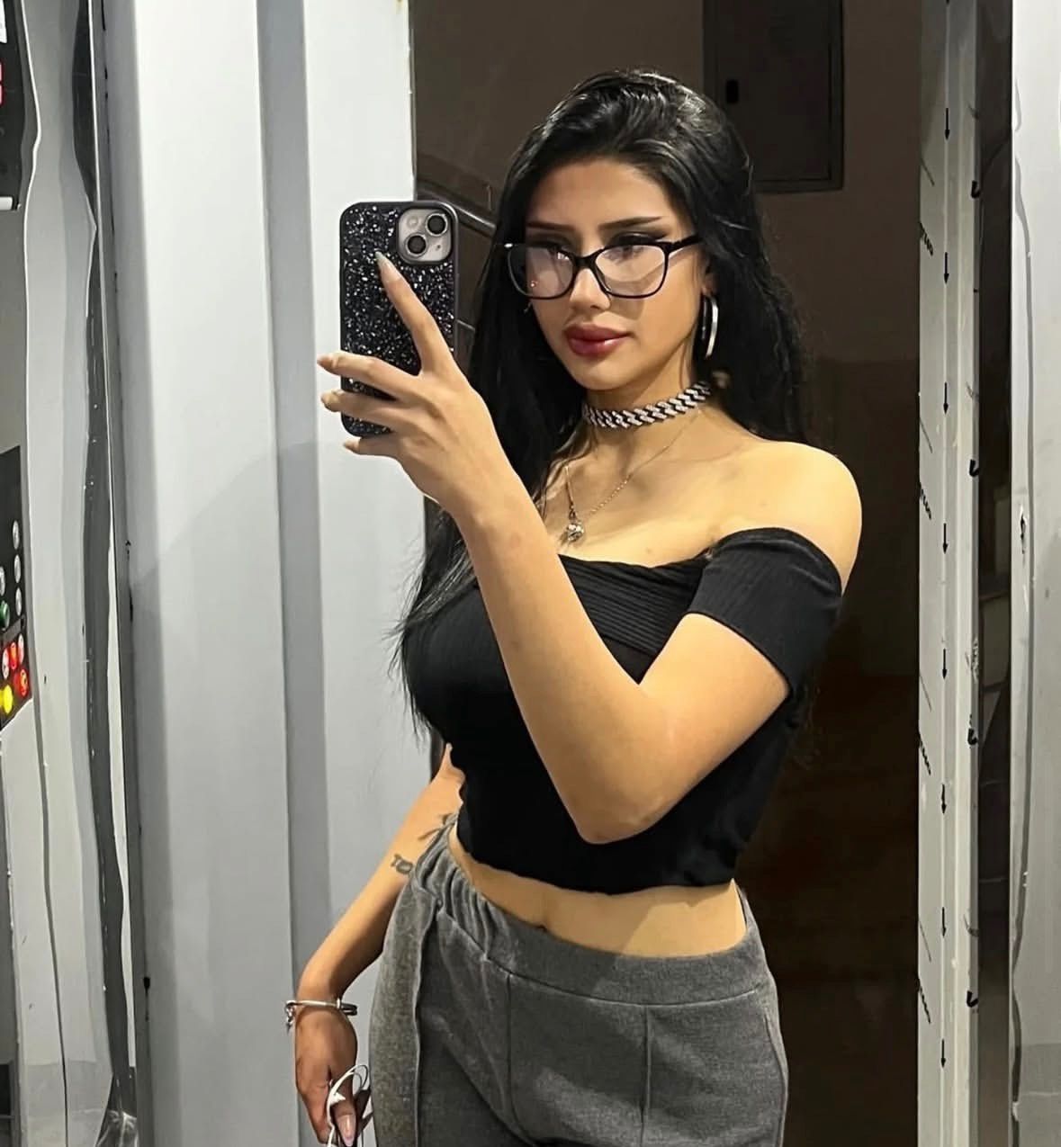 Güney Zeki ve Başarılı Kadın Bayan Escort İdil